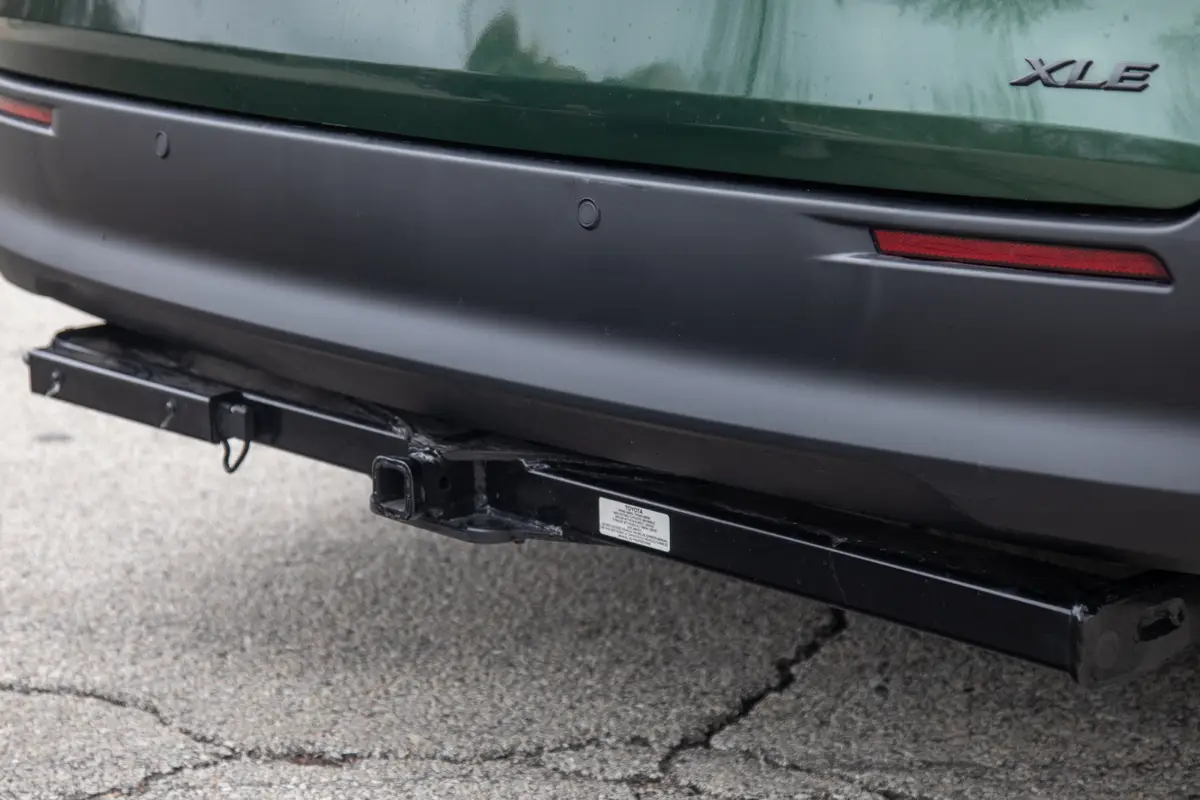 toyota sienna xle 2025 12 exterior tow hitch jpg