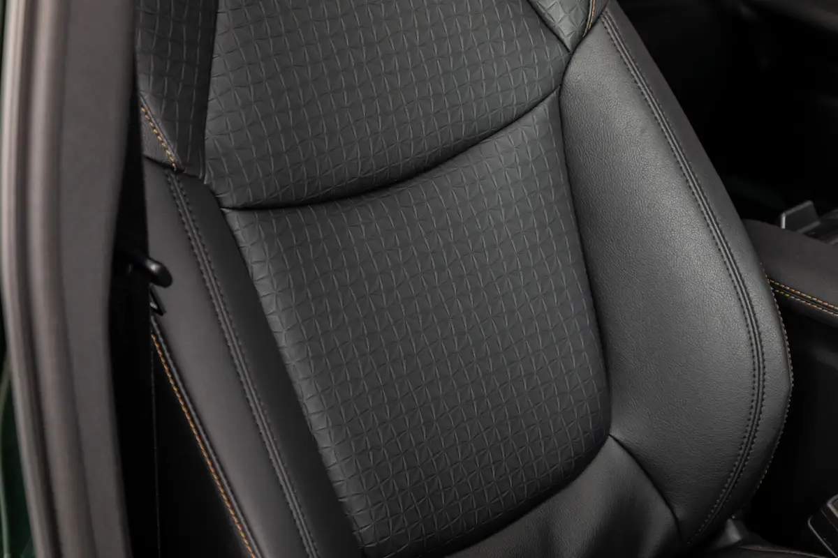 toyota sienna xle 2025 19 interior front row seat jpg
