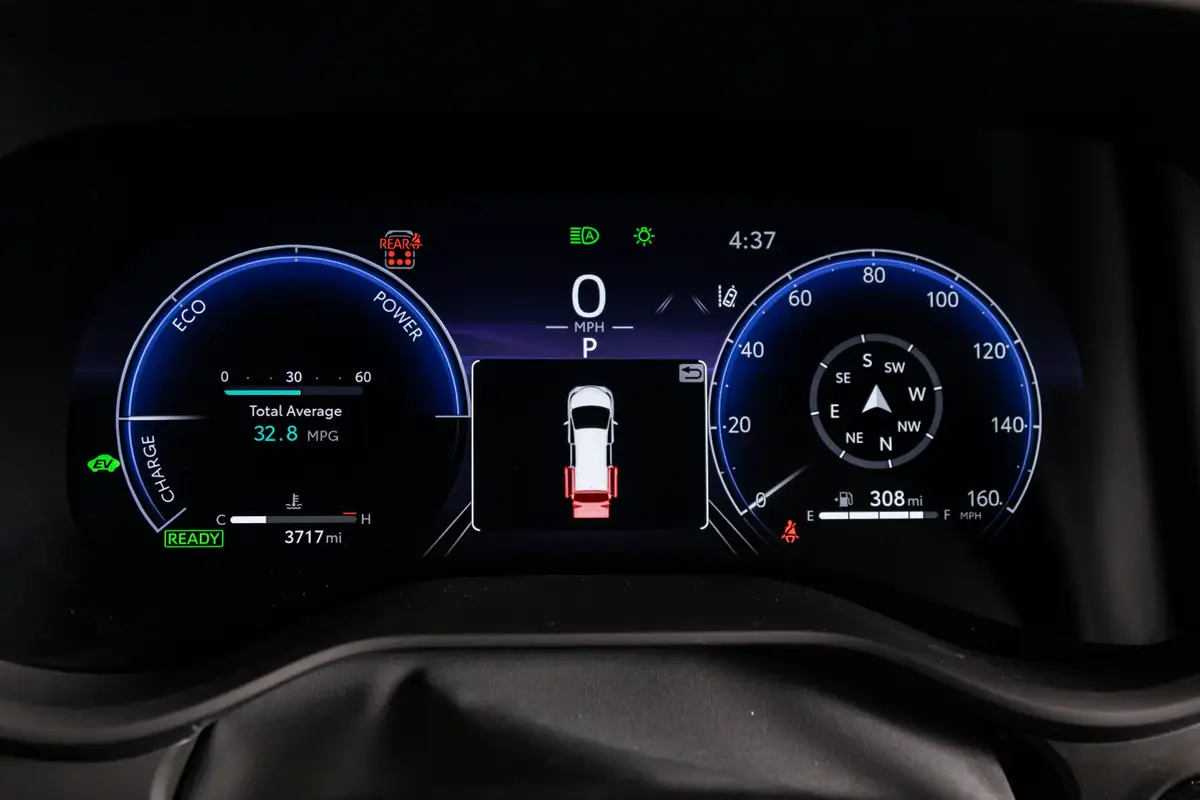 toyota sienna xle 2025 22 interior instrument panel jpg