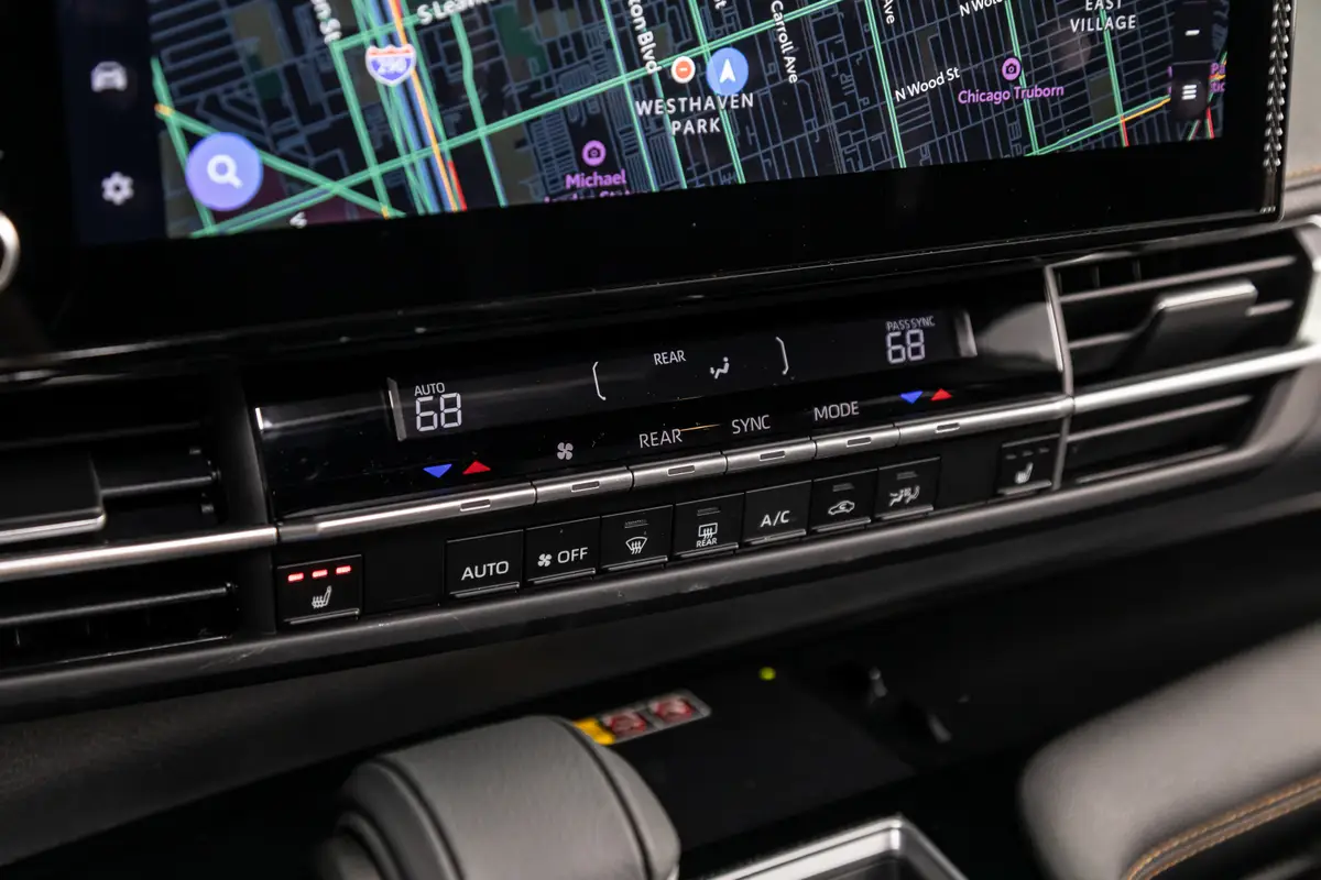 toyota sienna xle 2025 28 interior climate control jpg