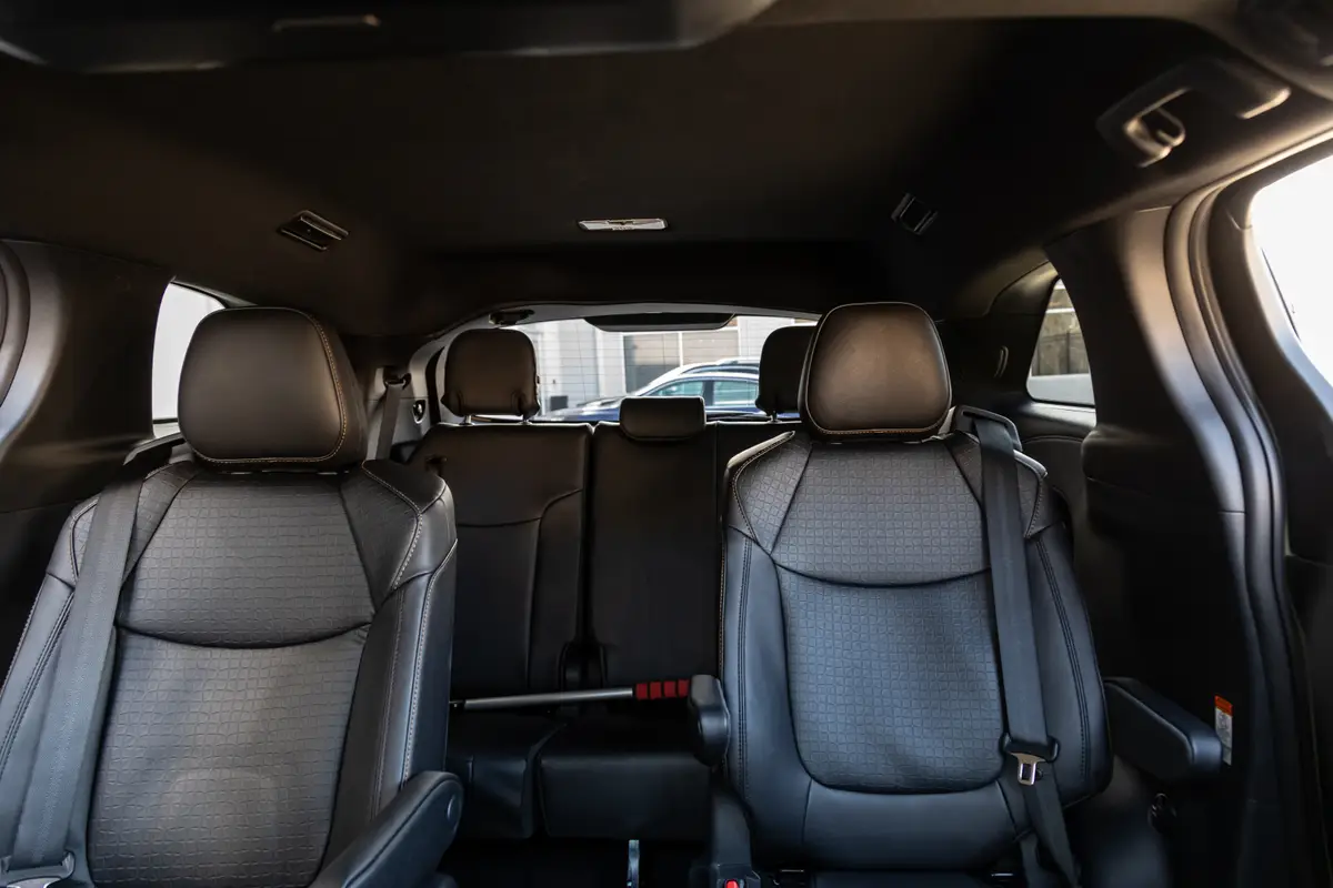 toyota sienna xle 2025 36 interior visibility jpg