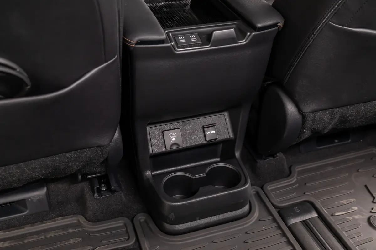 toyota sienna xle 2025 41 interior second row outlet jpg