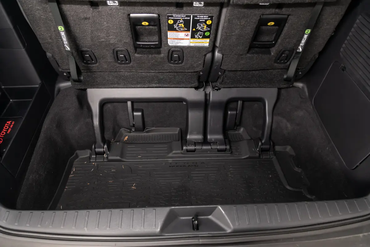 toyota sienna xle 2025 43 interior cargo jpg