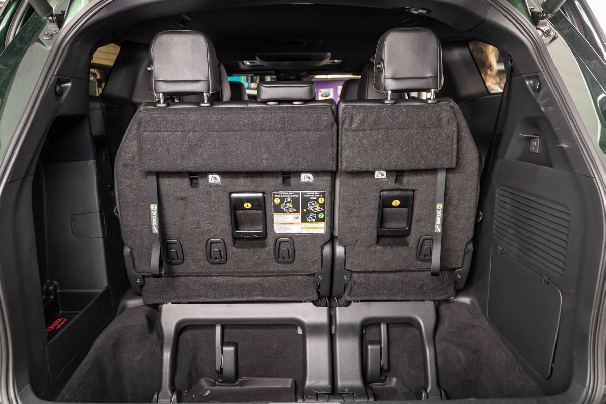 toyota sienna xle 2025 44 interior cargo jpg