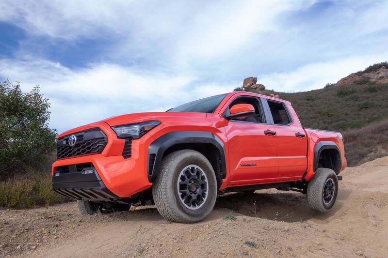 toyota-tacoma-trd-off-road-2024-113-exterior-offroad-front-angle