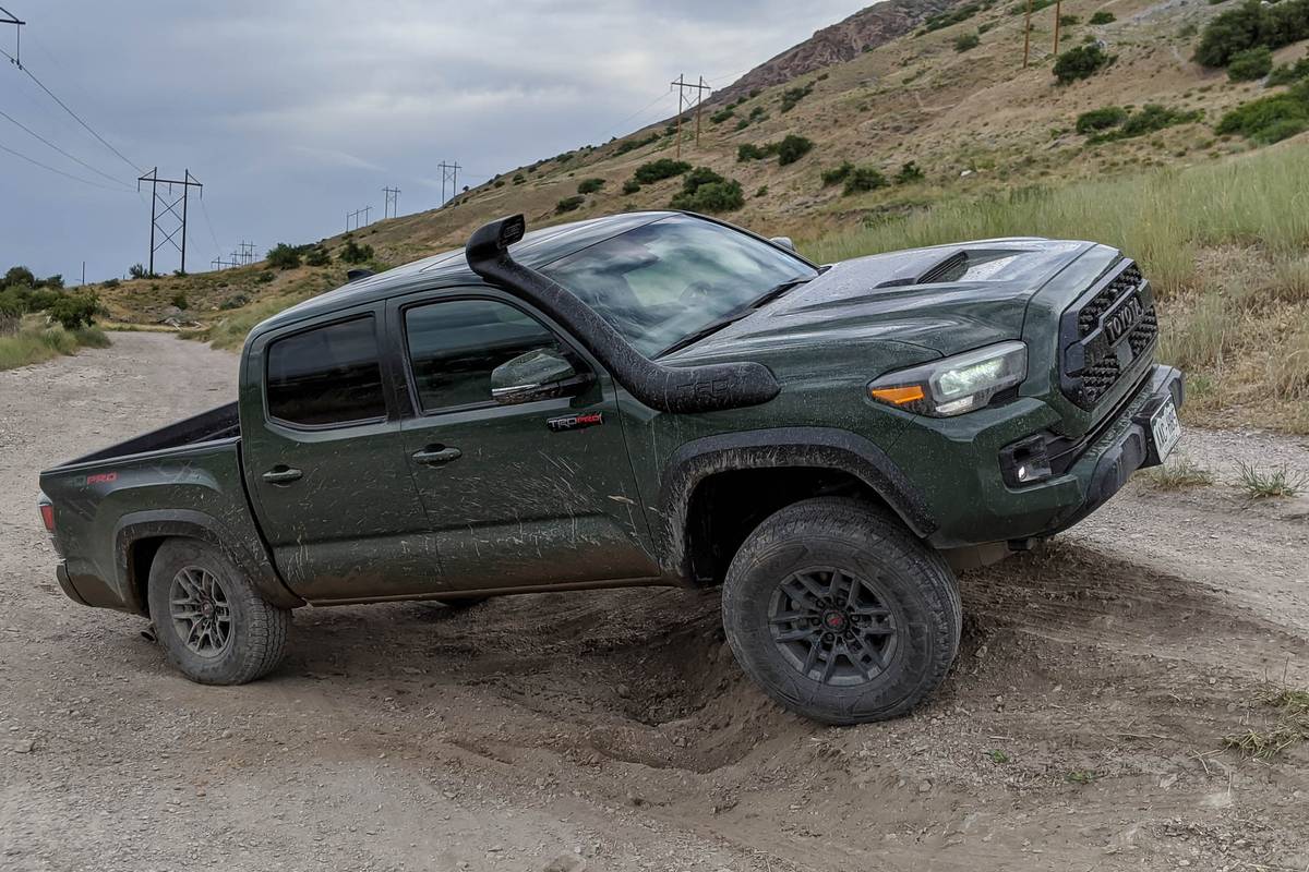 toyota tacoma trd pro 2020 05 angle exterior front green off road jpg