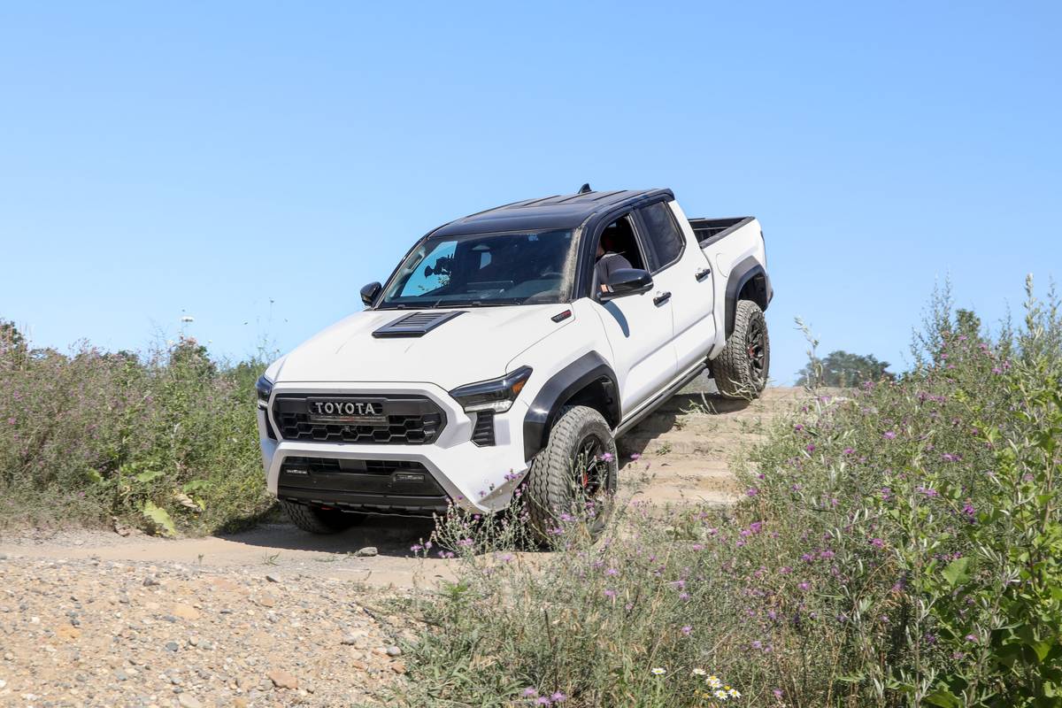 toyota tacoma trd pro 2025 03 exterior dynamic offroad front angle scaled jpg