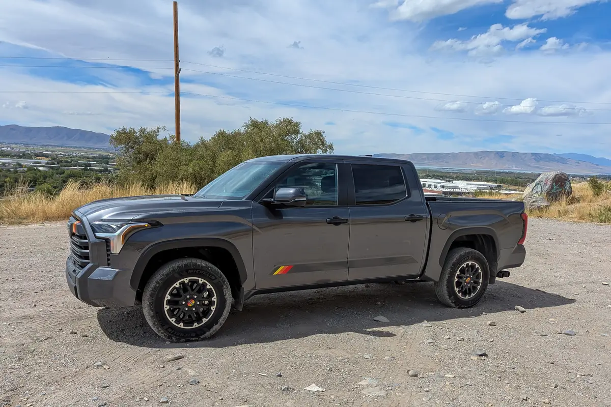toyota tundra trd rally 2025 05 exterior front angle scaled jpg