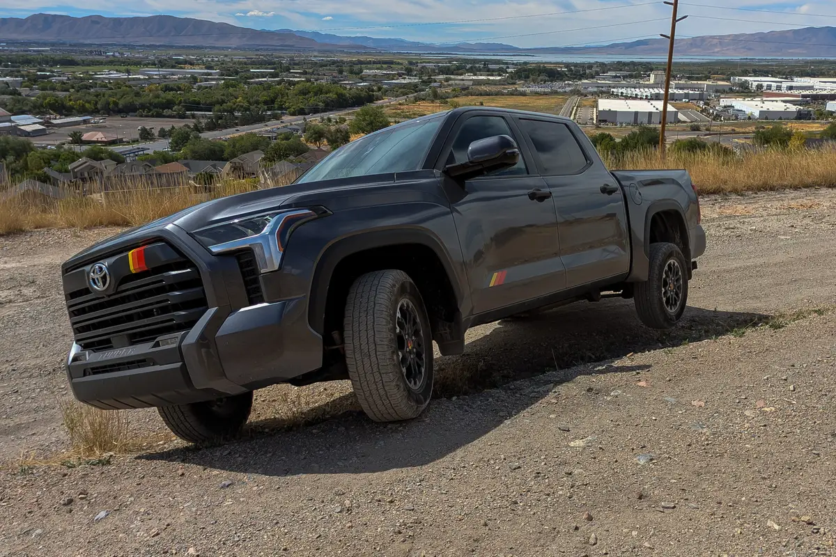toyota tundra trd rally 2025 16 exterior offroad front angle scaled jpg