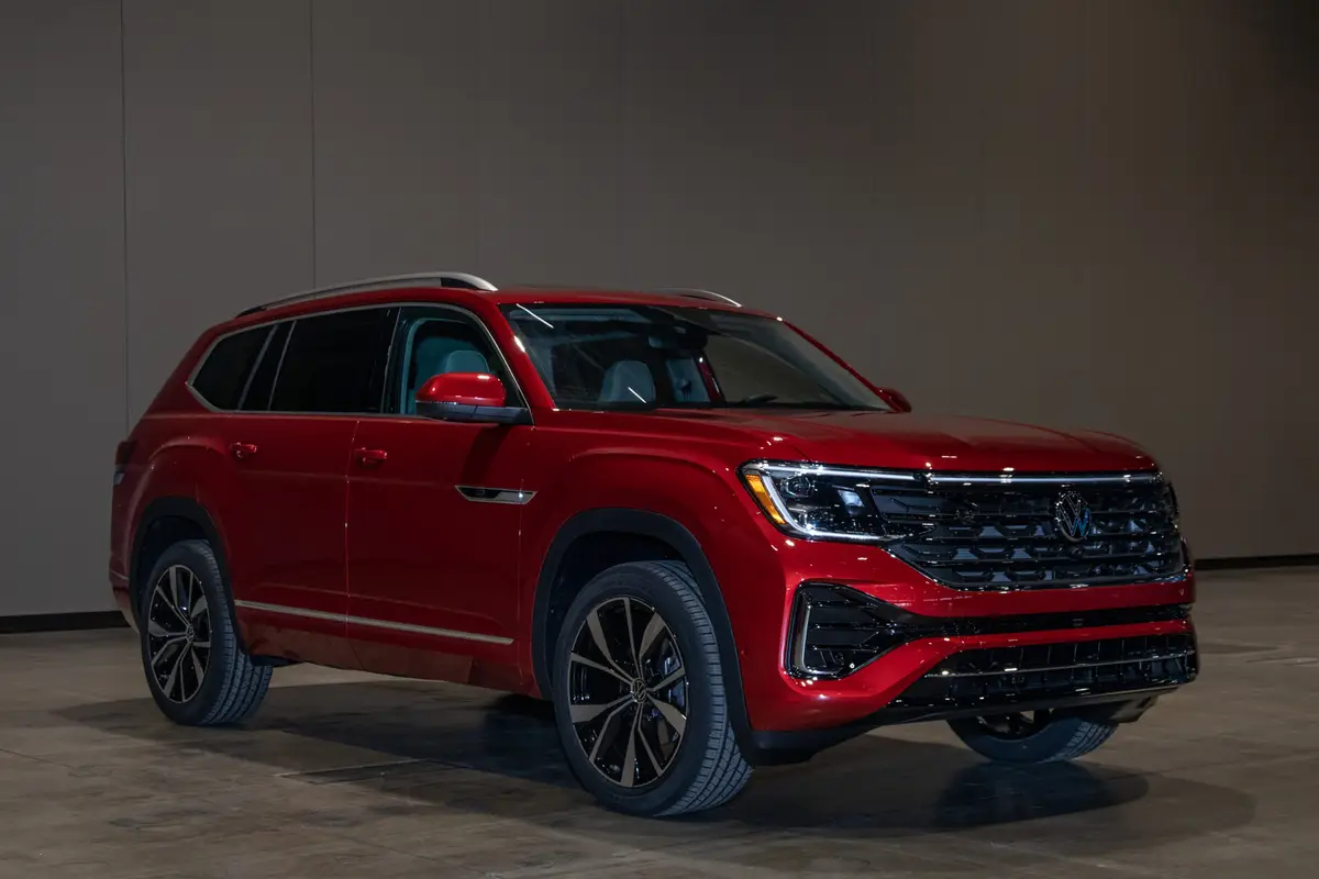 Up Close With the 2024 Volkswagen Atlas, Atlas Cross Sport Classier