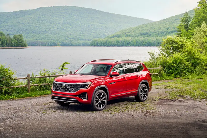 volkswagen-atlas-2026-exterior-front-angle-oem