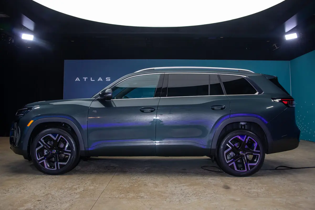 volkswagen atlas 2027 06 exterior profile scaled jpg