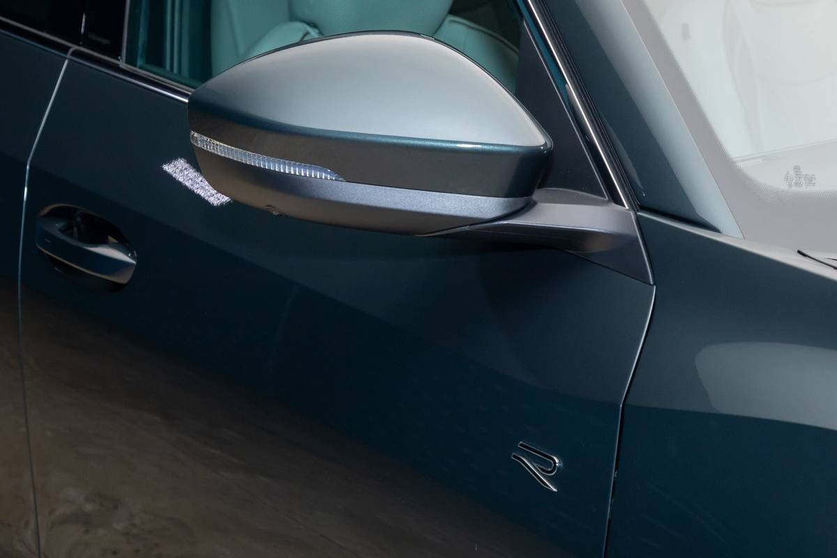 volkswagen atlas 2027 07 exterior side view mirror scaled jpg