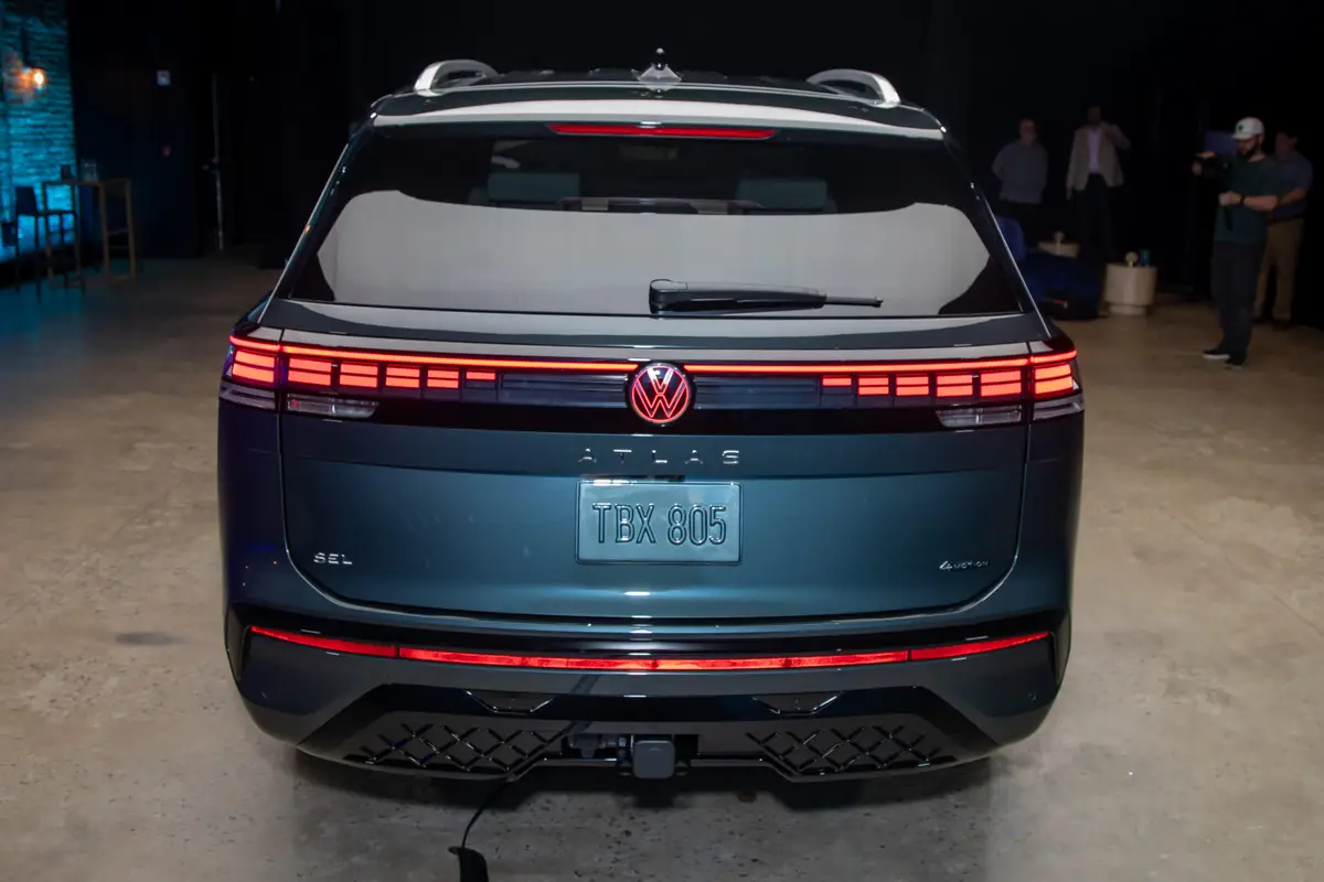 volkswagen atlas 2027 11 exterior rear scaled jpg