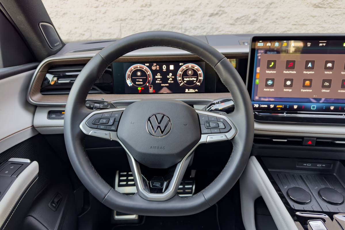 volkswagen atlas 2027 18 interior steering wheel jpg
