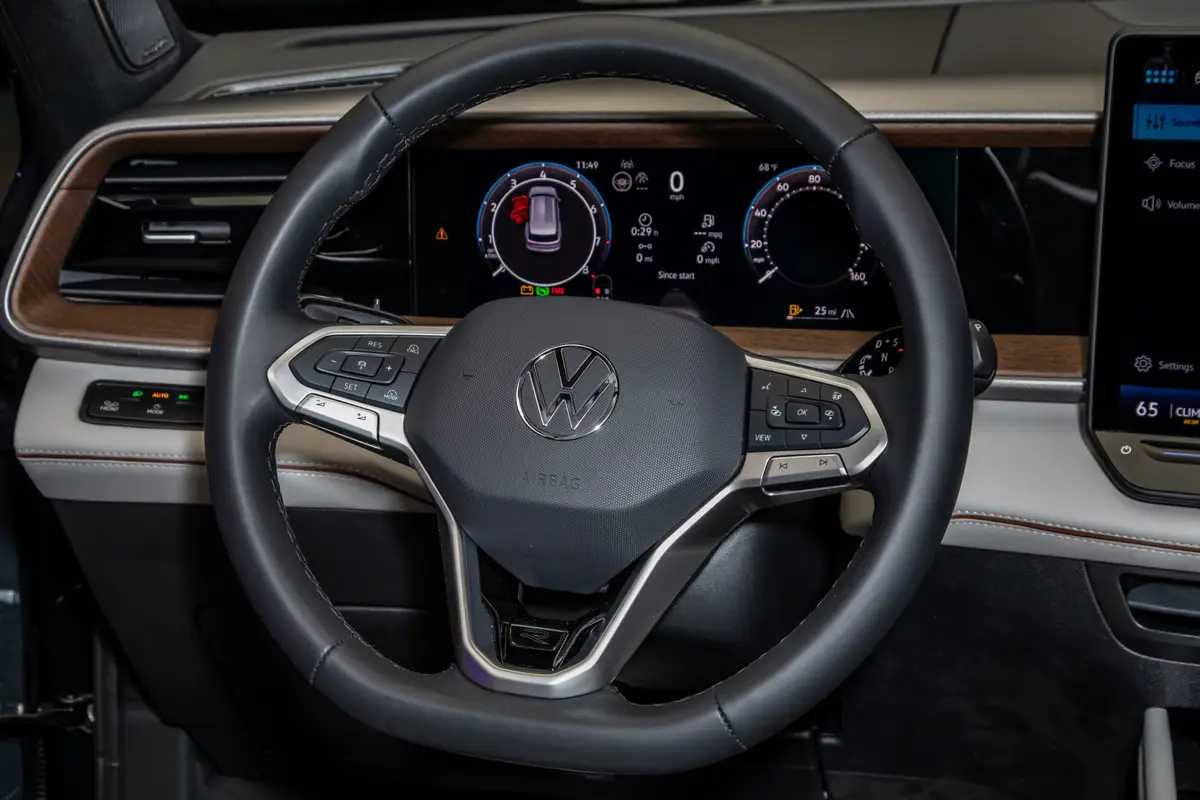 volkswagen atlas 2027 22 interior steering wheel scaled jpg