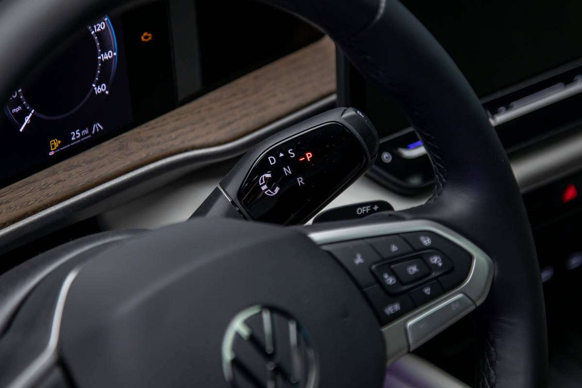 volkswagen atlas 2027 23 interior gearshift scaled jpg