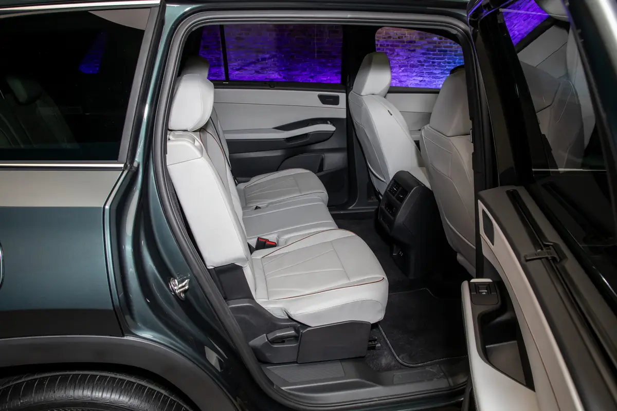 volkswagen atlas 2027 39 interior second row scaled jpg
