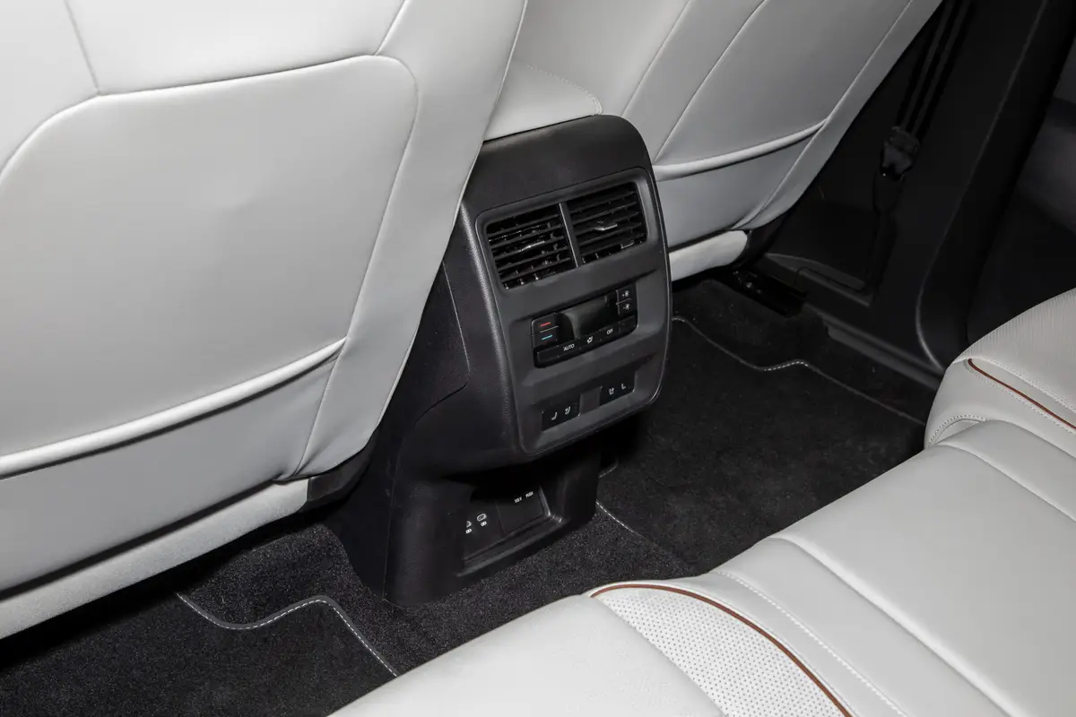 volkswagen atlas 2027 40 interior second row scaled jpg