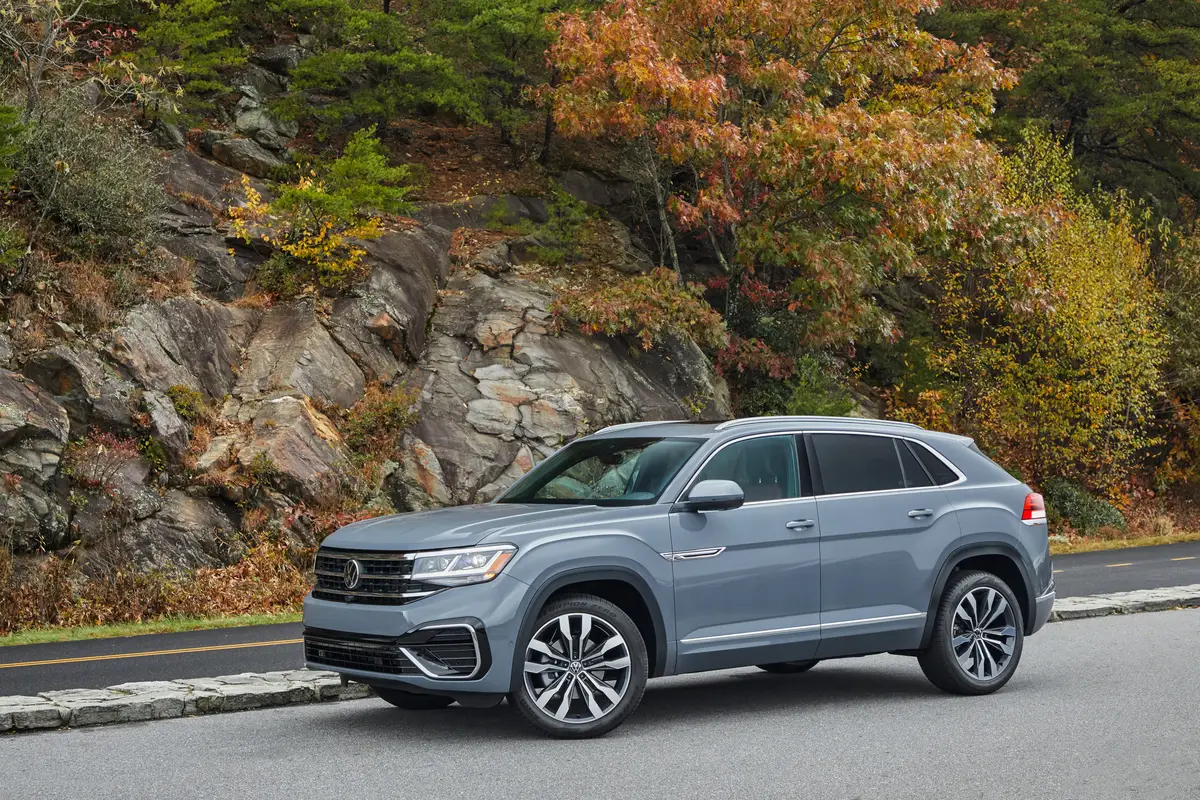 2023 Volkswagen Atlas Cross Sport Carries Over With New 35,755