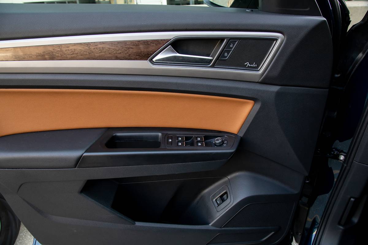 volkswagen atlas sel awd 2019 38 doors front row interior jpg