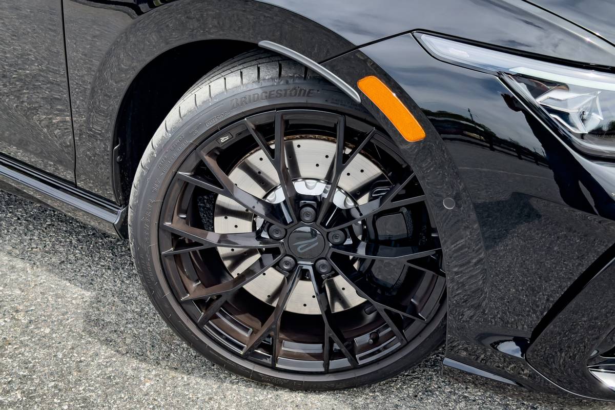 volkswagen golf r 2025 03 exterior wheel scaled jpg