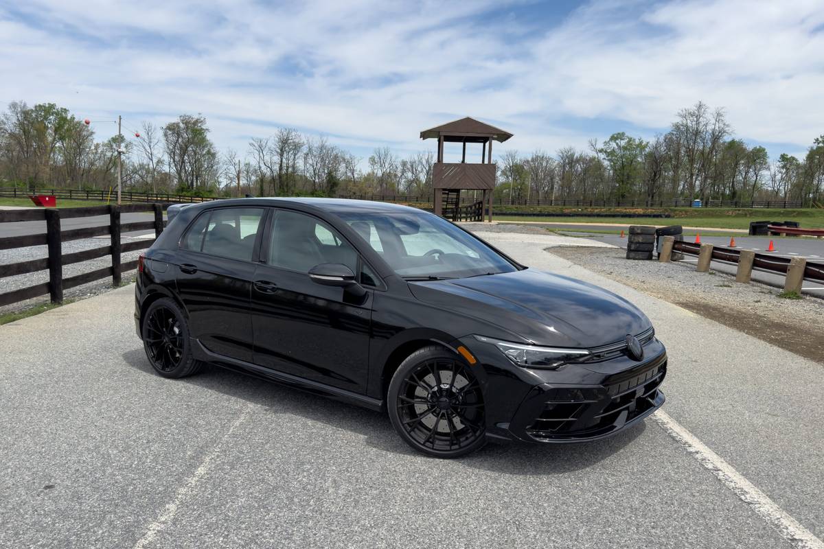 volkswagen golf r 2025 04 exterior profile black scaled jpg