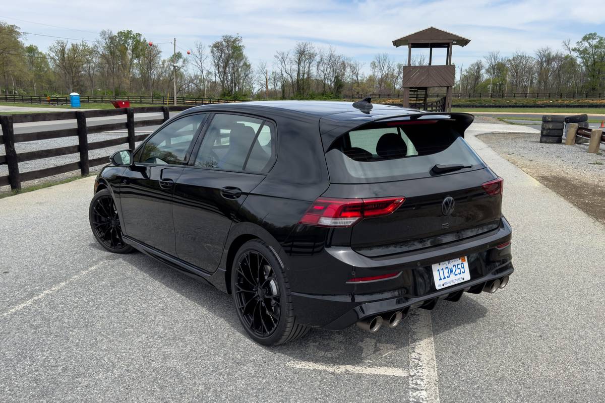 volkswagen golf r 2025 07 exterior rear angle black scaled jpg