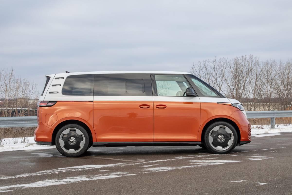 volkswagen id buzz 2025 08 exterior profile scaled jpg