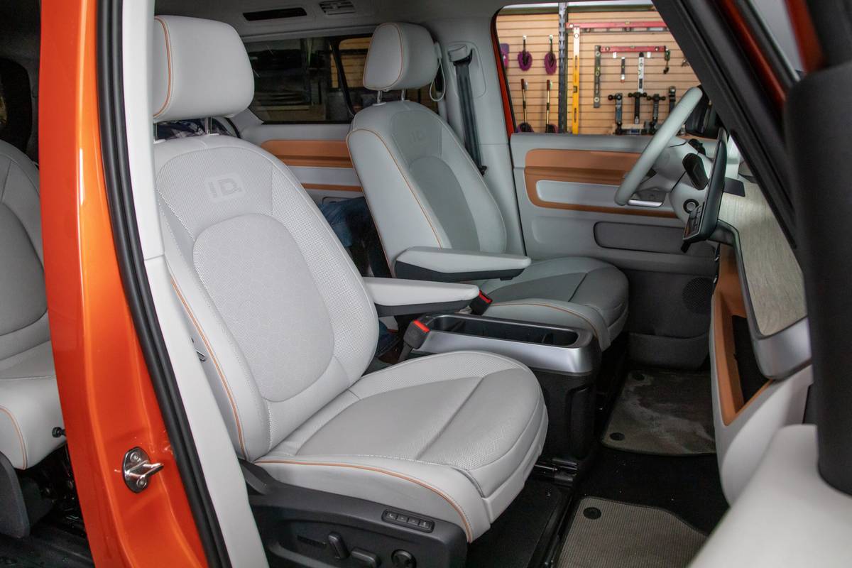 volkswagen id buzz 2025 18 interior front row seat scaled jpg
