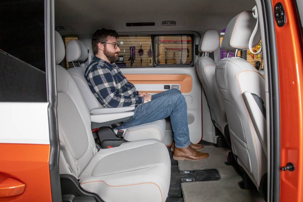 volkswagen id buzz 2025 40 interior second row scaled jpg