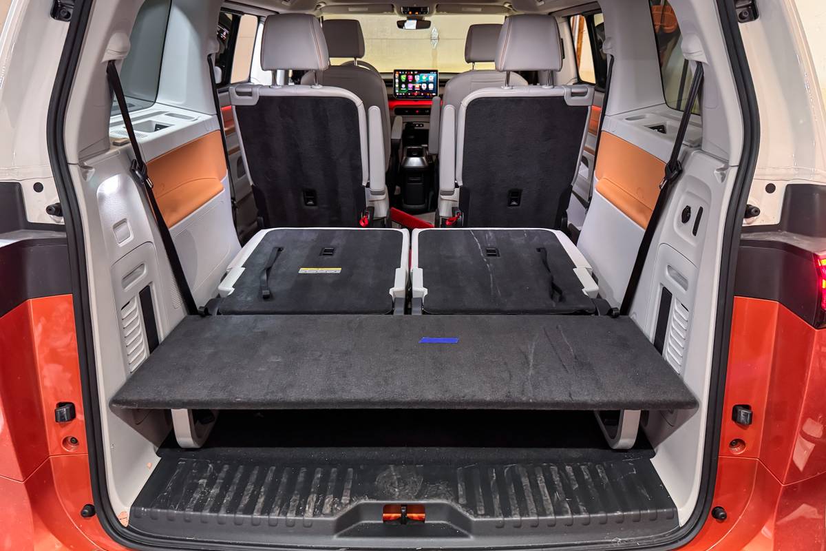 volkswagen id buzz pro s plus 2025 05 interior cargo jpg