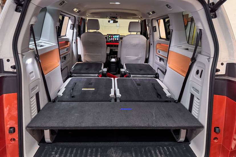 volkswagen-id-buzz-pro-s-plus-2025-08-interior-cargo
