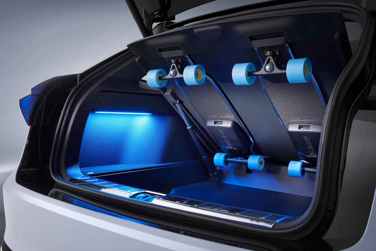 volkswagen id  space vizzion concept 16 interior  trunk jpg