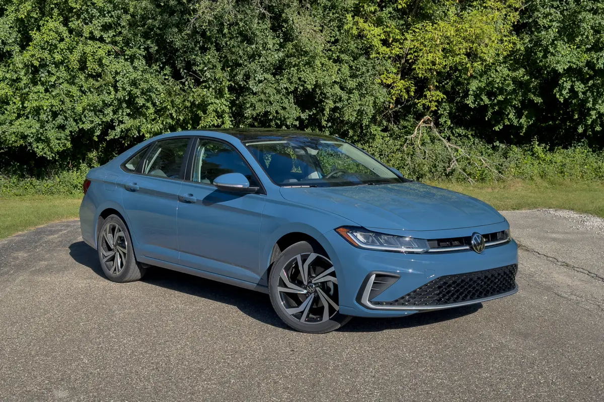 2025 Volkswagen Jetta Review: The Merits of Quiet Competence | Cars.com