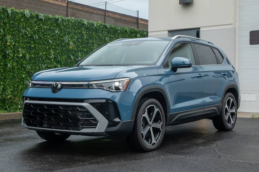 volkswagen-taos-2026-01-exterior-front-angle