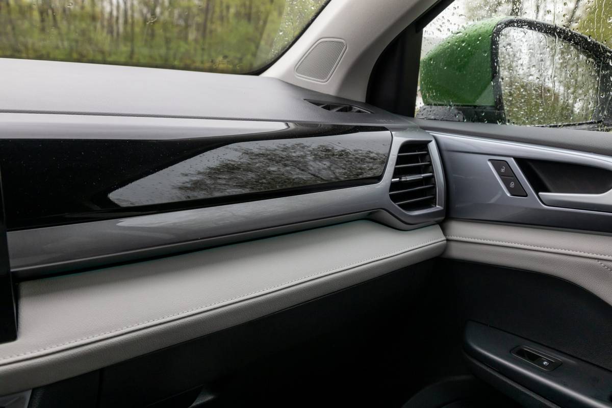 2025 Volkswagen Taos