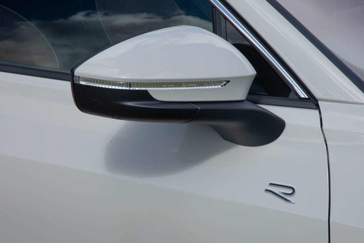 volkswagen tiguan sel r line 2025 04 exterior side view mirror scaled jpg