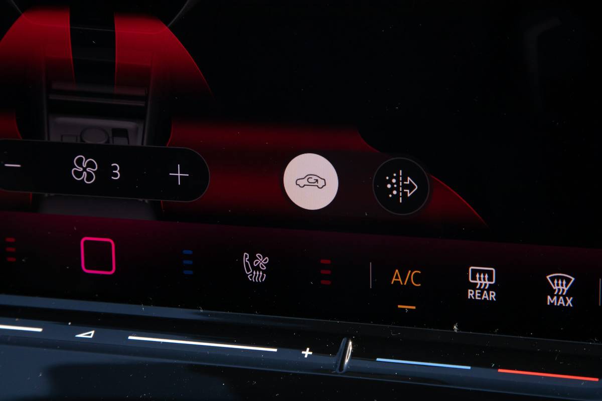 volkswagen tiguan sel r line 2025 24 interior center stack display scaled jpg