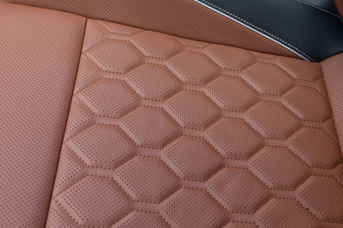 volkswagen tiguan sel r line 2025 32 interior seat scaled jpg