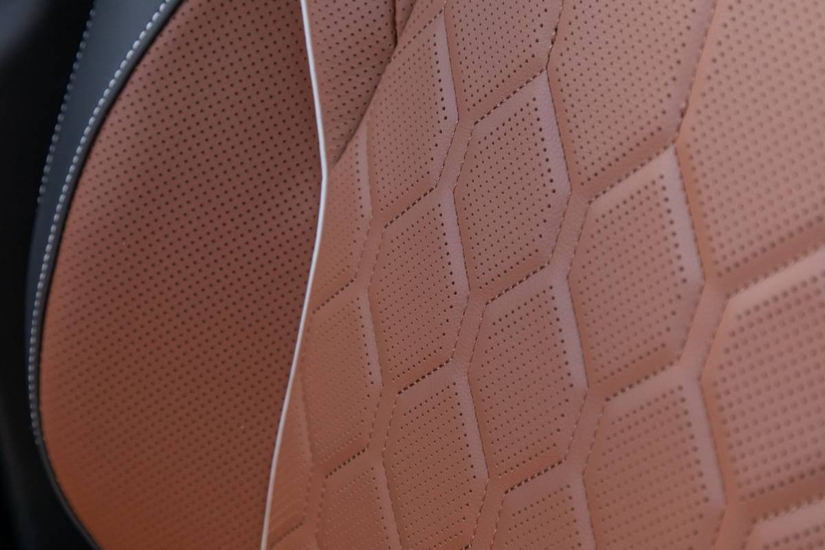 volkswagen tiguan sel r line 2025 33 interior seat scaled jpg