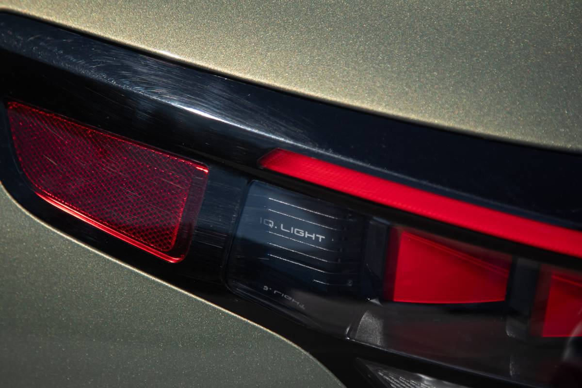 volkswagen tiguan sel r line turbo 2026 11 exterior taillight badge scaled jpg