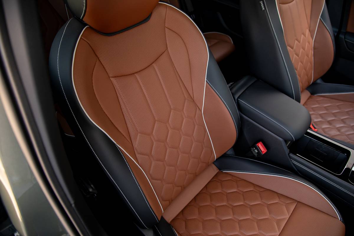 volkswagen tiguan sel r line turbo 2026 20 interior front row seat jpg