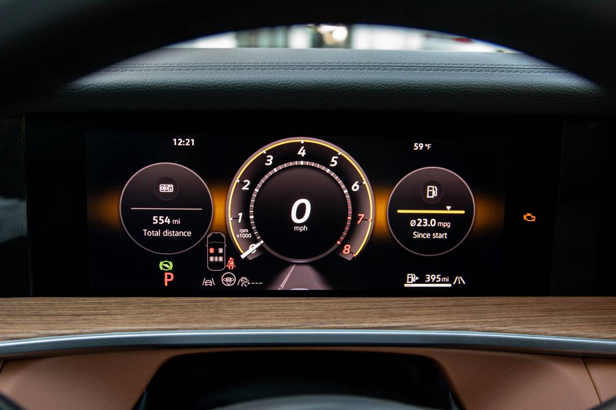 volkswagen tiguan sel r line turbo 2026 26 interior instrument panel scaled jpg