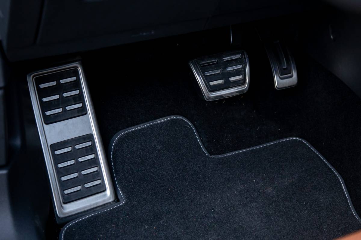 volkswagen tiguan sel r line turbo 2026 35 interior pedals footwell scaled jpg