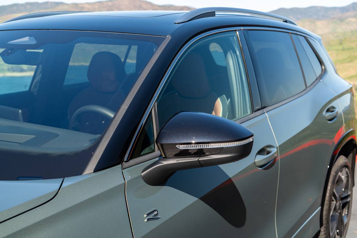 volkswagen tiguan sel r line turbo awd 2026 08 exterior side mirror jpg