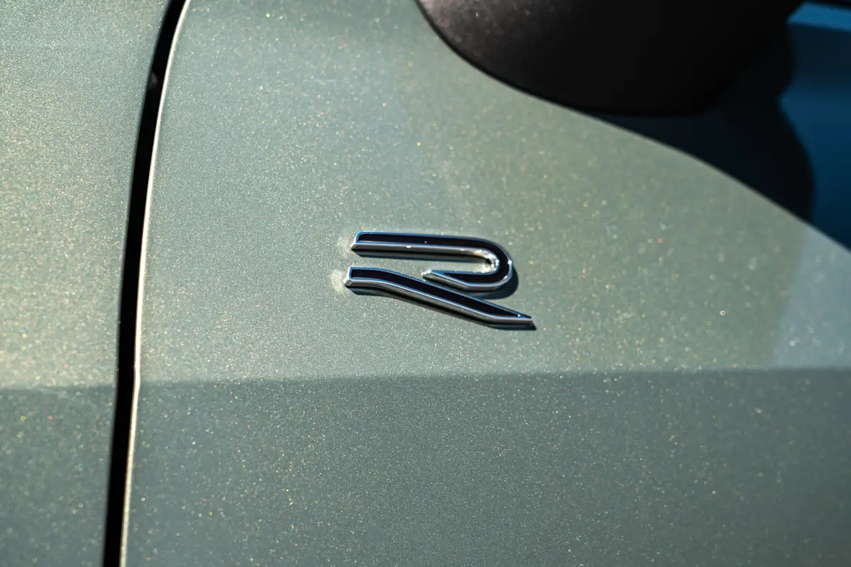 volkswagen tiguan sel r line turbo awd 2026 42 exterior badge detail jpg