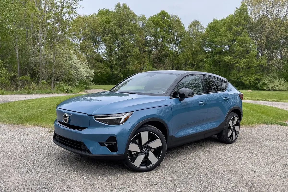 2022 Volvo C40 Recharge Pure Electric Specs, Price, MPG & Reviews