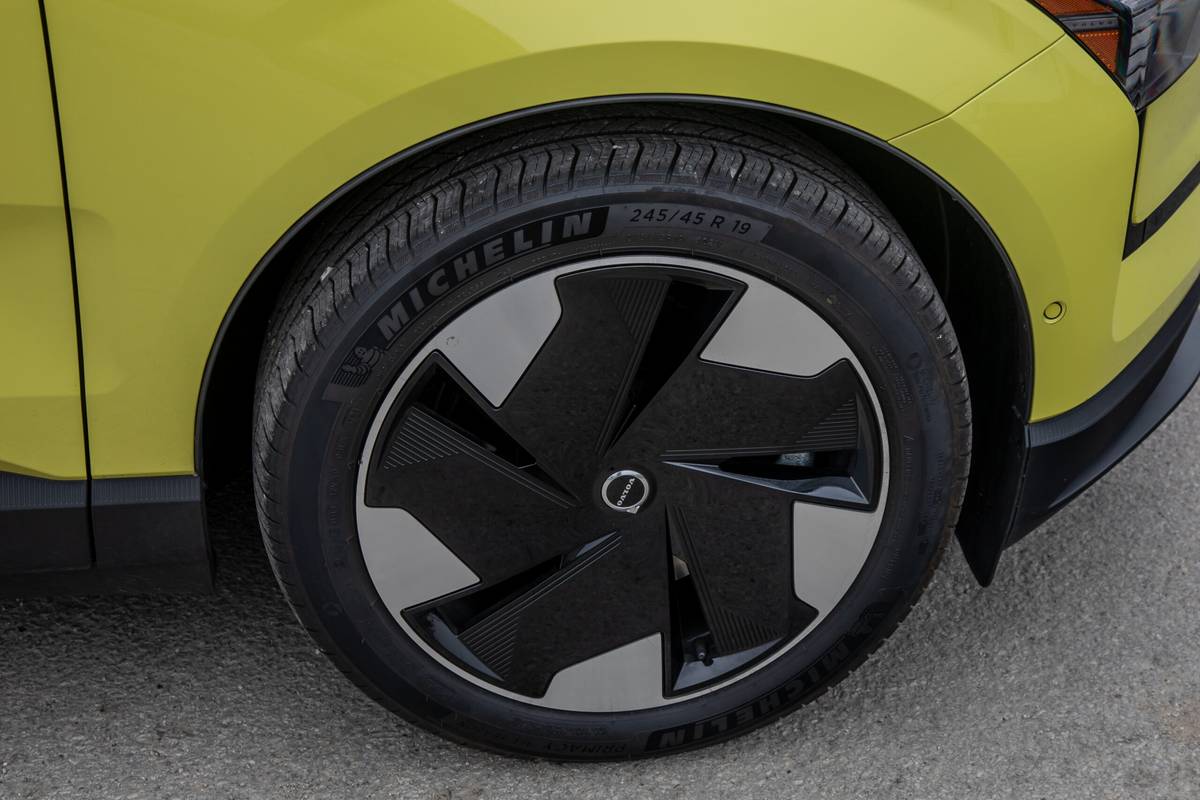 volvo ex30 2025 13 exterior wheel scaled jpg