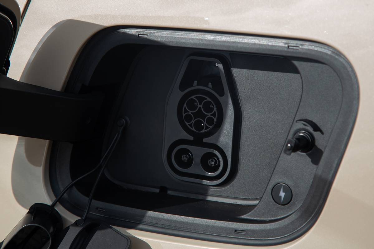 volvo ex30 cross country 2026 09 exterior charge port jpg